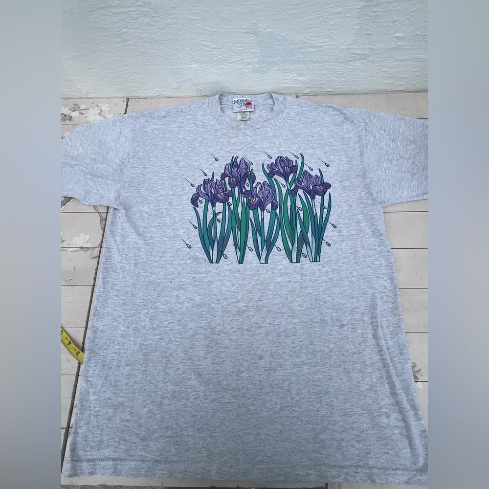 Morning sun Gray Floral Graphic Tee with Purple Iris Motif